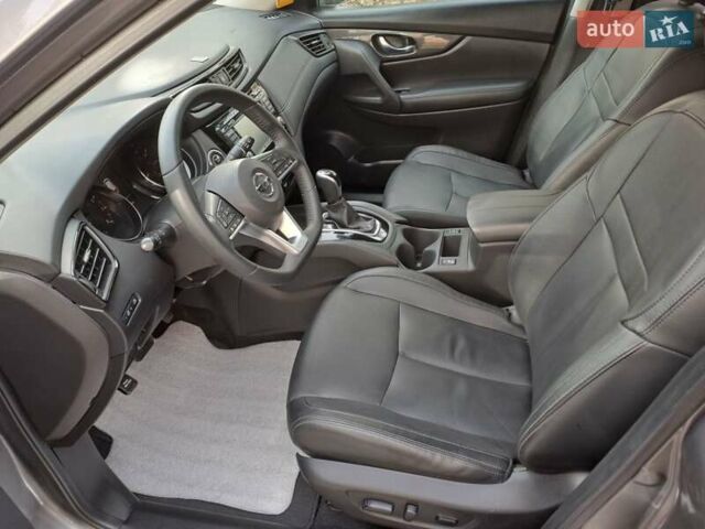 Серый Ниссан Rogue, объемом двигателя 2.5 л и пробегом 274 тыс. км за 14800 $, фото 4 на Automoto.ua