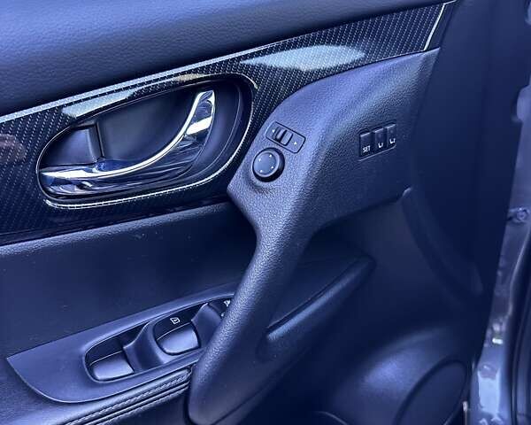 Серый Ниссан Rogue, объемом двигателя 2.49 л и пробегом 110 тыс. км за 17900 $, фото 13 на Automoto.ua