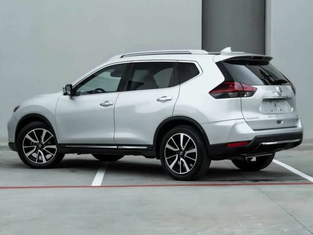 Серый Ниссан Rogue, объемом двигателя 2.5 л и пробегом 40 тыс. км за 4500 $, фото 4 на Automoto.ua