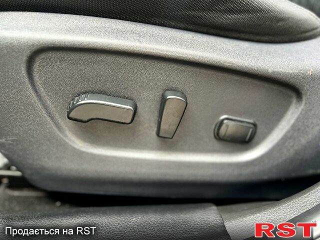 Сірий Ніссан Rogue, об'ємом двигуна 2.5 л та пробігом 115 тис. км за 15700 $, фото 7 на Automoto.ua