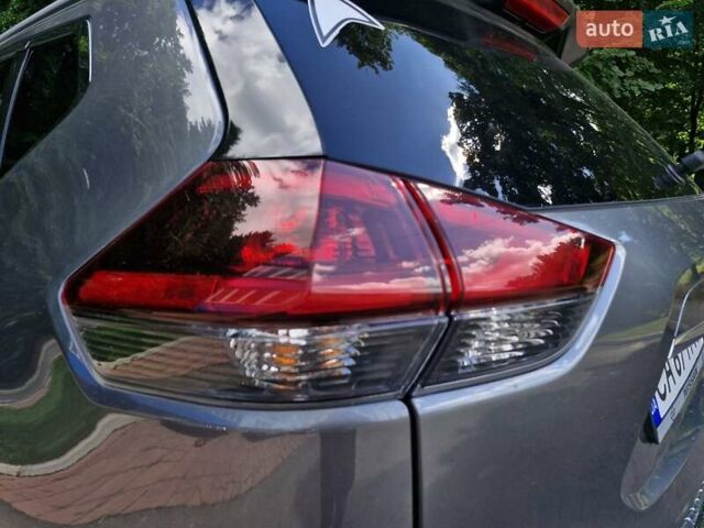 Сірий Ніссан Rogue, об'ємом двигуна 2.49 л та пробігом 68 тис. км за 16600 $, фото 4 на Automoto.ua