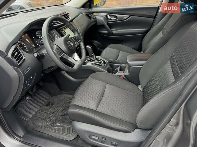 Серый Ниссан Rogue, объемом двигателя 2.5 л и пробегом 165 тыс. км за 16300 $, фото 7 на Automoto.ua