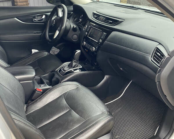 Серый Ниссан Rogue, объемом двигателя 2.5 л и пробегом 170 тыс. км за 14999 $, фото 12 на Automoto.ua