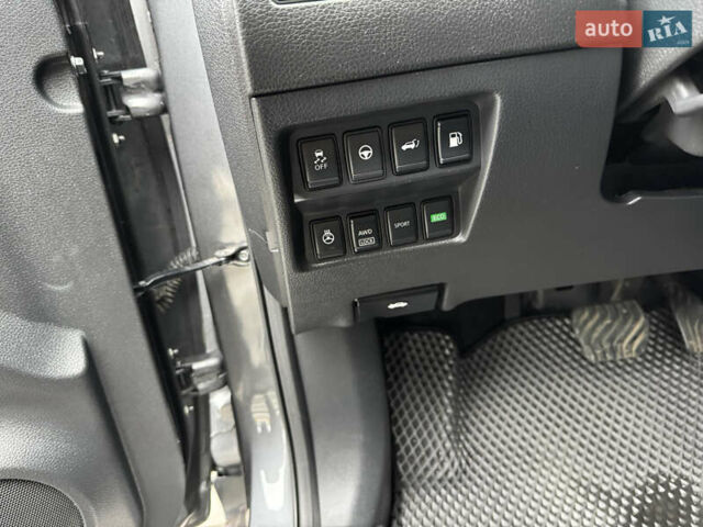 Серый Ниссан Rogue, объемом двигателя 2.49 л и пробегом 74 тыс. км за 18900 $, фото 9 на Automoto.ua