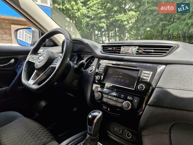 Сірий Ніссан Rogue, об'ємом двигуна 2.49 л та пробігом 68 тис. км за 16600 $, фото 26 на Automoto.ua
