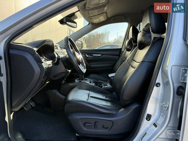 Серый Ниссан Rogue, объемом двигателя 2.49 л и пробегом 180 тыс. км за 15500 $, фото 15 на Automoto.ua