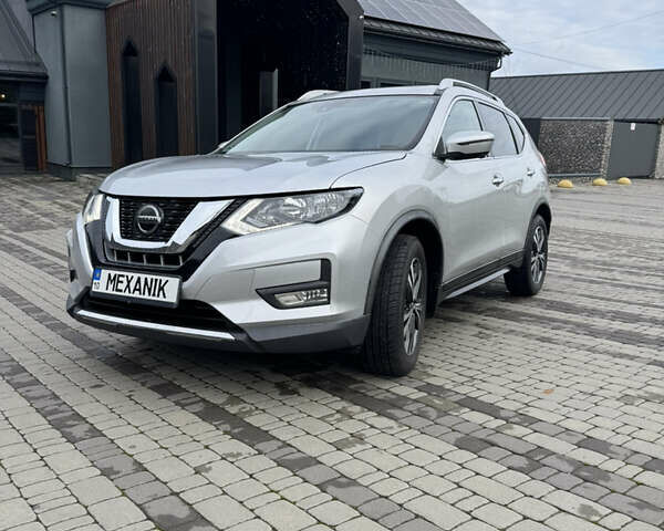 Серый Ниссан Rogue, объемом двигателя 2.49 л и пробегом 136 тыс. км за 17500 $, фото 1 на Automoto.ua