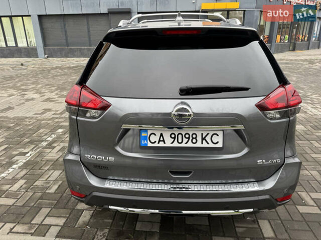 Серый Ниссан Rogue, объемом двигателя 2.49 л и пробегом 74 тыс. км за 18900 $, фото 4 на Automoto.ua