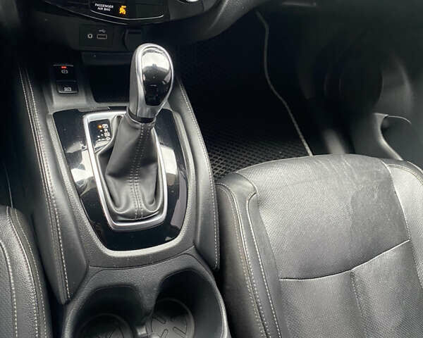 Серый Ниссан Rogue, объемом двигателя 2.5 л и пробегом 170 тыс. км за 14999 $, фото 21 на Automoto.ua