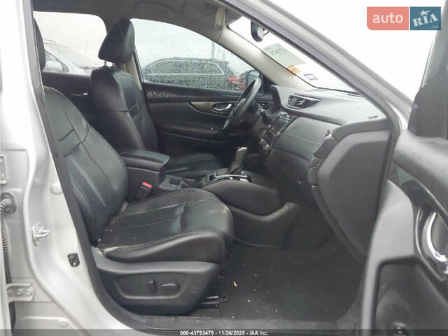 Серый Ниссан Rogue, объемом двигателя 2.49 л и пробегом 155 тыс. км за 2700 $, фото 4 на Automoto.ua