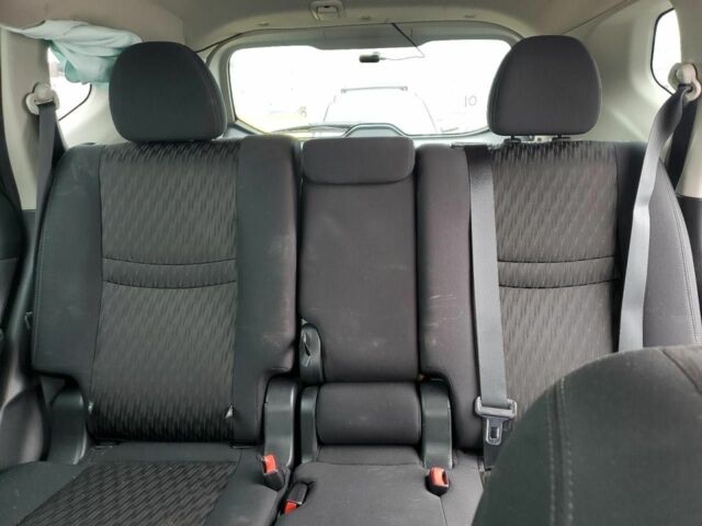 Серый Ниссан Rogue, объемом двигателя 2.4 л и пробегом 130 тыс. км за 8900 $, фото 9 на Automoto.ua