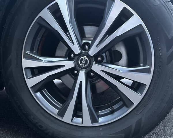 Серый Ниссан Rogue, объемом двигателя 2.49 л и пробегом 74 тыс. км за 16999 $, фото 14 на Automoto.ua