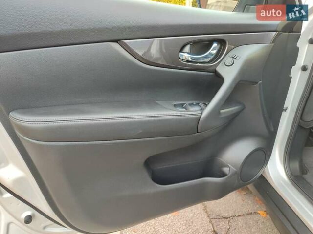 Сірий Ніссан Rogue, об'ємом двигуна 2.49 л та пробігом 15 тис. км за 18300 $, фото 12 на Automoto.ua