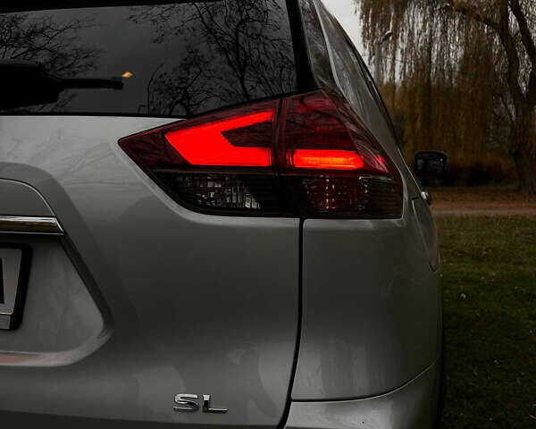 Серый Ниссан Rogue, объемом двигателя 2.49 л и пробегом 138 тыс. км за 16499 $, фото 32 на Automoto.ua