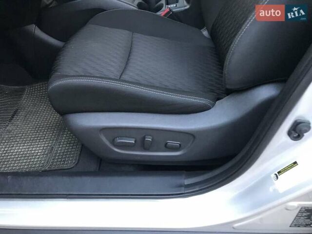 Серый Ниссан Rogue, объемом двигателя 2.5 л и пробегом 42 тыс. км за 16500 $, фото 6 на Automoto.ua