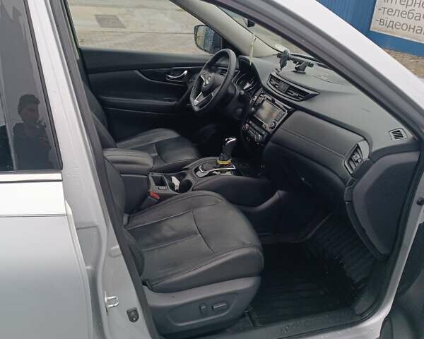 Серый Ниссан Rogue, объемом двигателя 2.49 л и пробегом 102 тыс. км за 16800 $, фото 6 на Automoto.ua