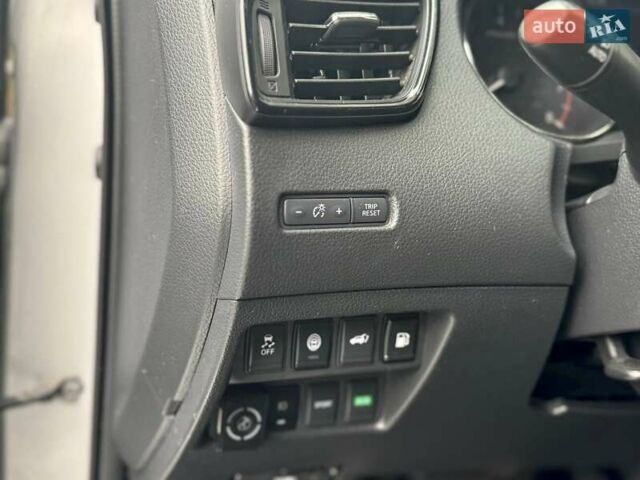 Сірий Ніссан Rogue, об'ємом двигуна 2.49 л та пробігом 117 тис. км за 14777 $, фото 18 на Automoto.ua