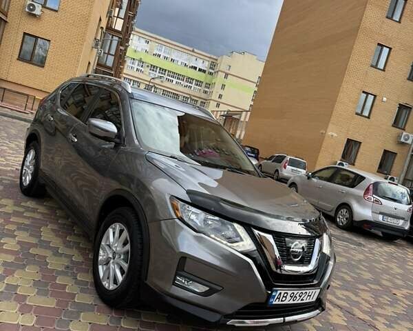 Сірий Ніссан Rogue, об'ємом двигуна 2.49 л та пробігом 61 тис. км за 17000 $, фото 1 на Automoto.ua