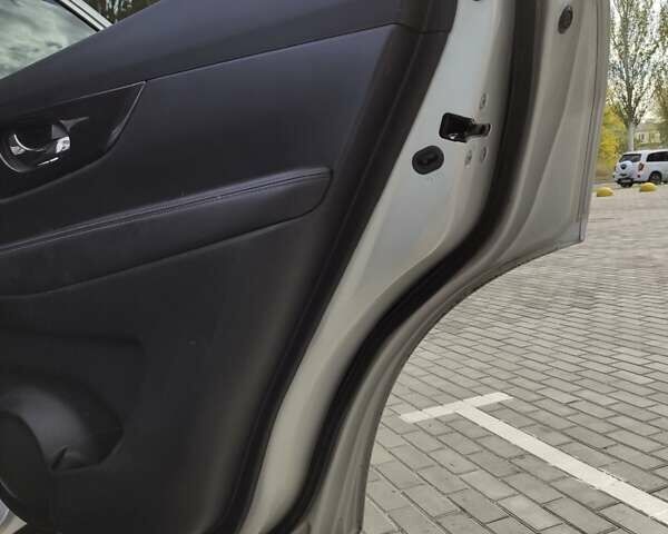 Серый Ниссан Rogue, объемом двигателя 2.49 л и пробегом 126 тыс. км за 18500 $, фото 20 на Automoto.ua