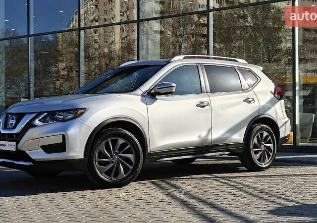 Сірий Ніссан Rogue, об'ємом двигуна 2.49 л та пробігом 152 тис. км за 14550 $, фото 4 на Automoto.ua