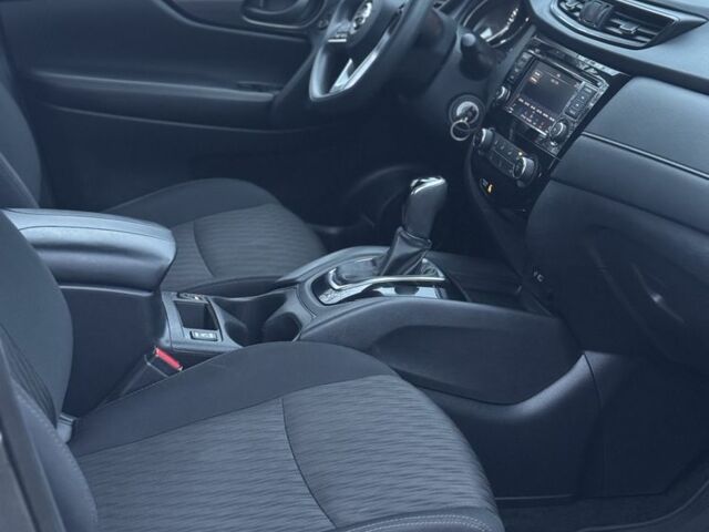 Серый Ниссан Rogue, объемом двигателя 2.5 л и пробегом 122 тыс. км за 14250 $, фото 23 на Automoto.ua