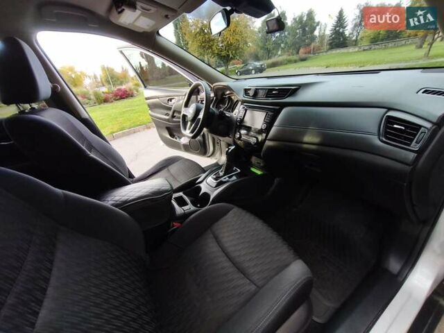 Серый Ниссан Rogue, объемом двигателя 2.49 л и пробегом 159 тыс. км за 15500 $, фото 16 на Automoto.ua