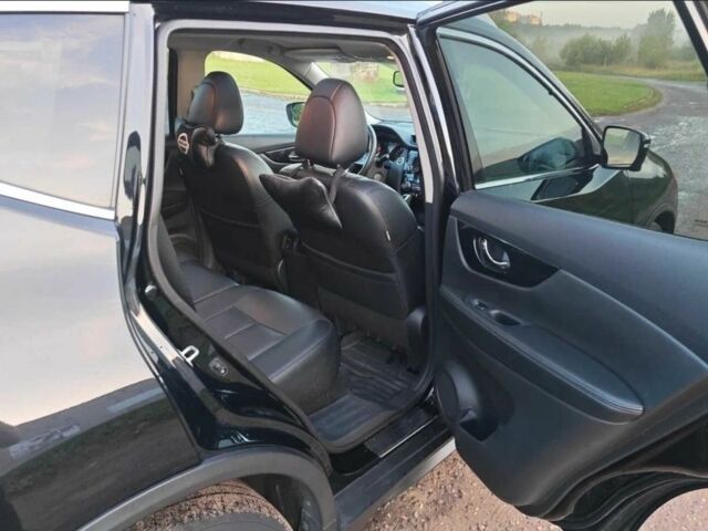 Серый Ниссан Rogue, объемом двигателя 2.5 л и пробегом 50 тыс. км за 12000 $, фото 4 на Automoto.ua