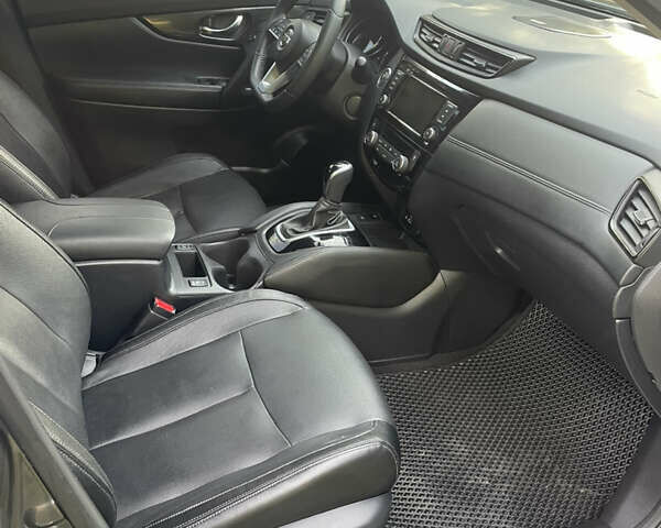 Сірий Ніссан Rogue, об'ємом двигуна 2.49 л та пробігом 65 тис. км за 19500 $, фото 28 на Automoto.ua