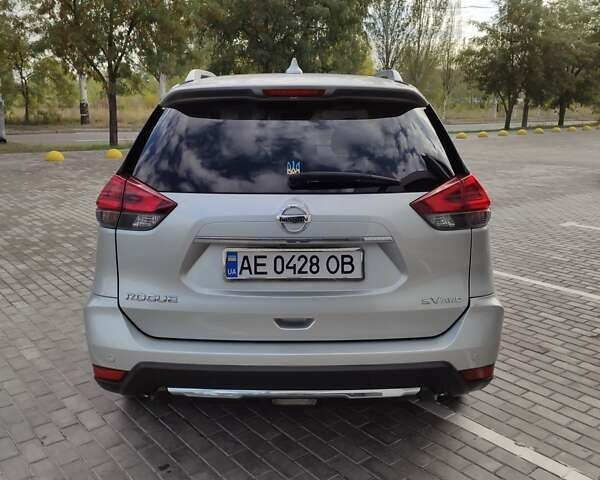 Серый Ниссан Rogue, объемом двигателя 2.49 л и пробегом 126 тыс. км за 18500 $, фото 7 на Automoto.ua