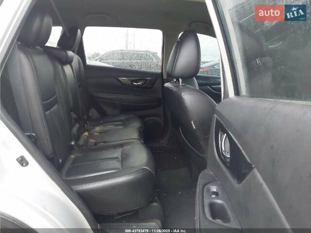 Серый Ниссан Rogue, объемом двигателя 2.49 л и пробегом 155 тыс. км за 2700 $, фото 8 на Automoto.ua