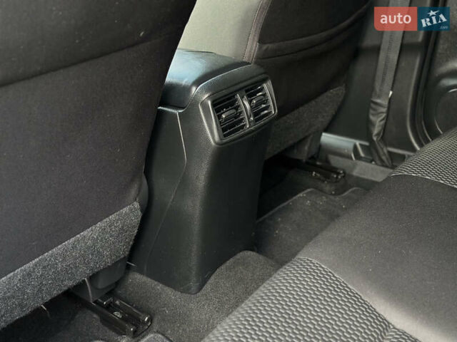 Ниссан Rogue 2019 в Львове на Automoto.ua Серый Ниссан Rogue, объемом двигателя 2 л и пробегом 75 тыс. км за 15200 $, фото 57 на Automoto.ua