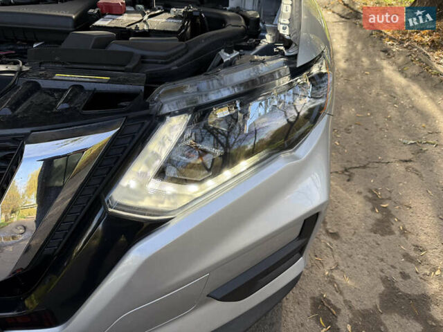 Серый Ниссан Rogue, объемом двигателя 2.49 л и пробегом 148 тыс. км за 14900 $, фото 48 на Automoto.ua