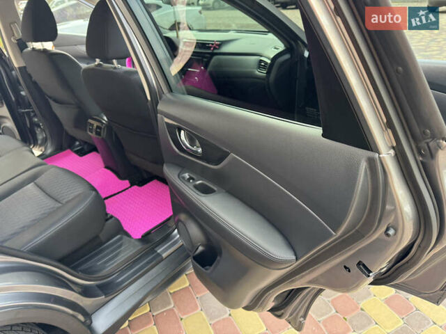 Сірий Ніссан Rogue, об'ємом двигуна 2.49 л та пробігом 61 тис. км за 17000 $, фото 30 на Automoto.ua