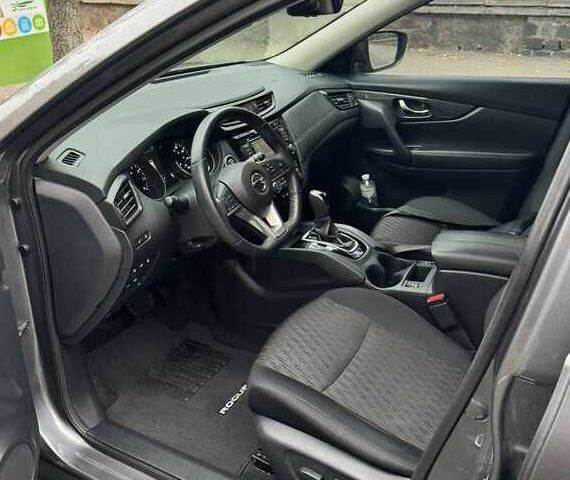 Сірий Ніссан Rogue, об'ємом двигуна 2.5 л та пробігом 141 тис. км за 12300 $, фото 3 на Automoto.ua