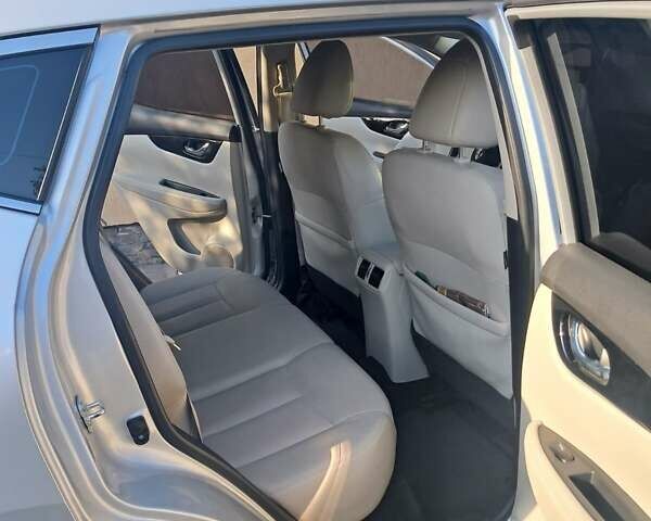 Серый Ниссан Rogue, объемом двигателя 2 л и пробегом 75 тыс. км за 15850 $, фото 6 на Automoto.ua