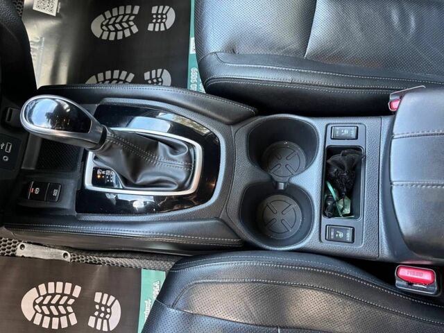 Серый Ниссан Rogue, объемом двигателя 2.5 л и пробегом 109 тыс. км за 18900 $, фото 13 на Automoto.ua