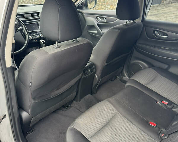 Серый Ниссан Rogue, объемом двигателя 2.49 л и пробегом 136 тыс. км за 17500 $, фото 10 на Automoto.ua