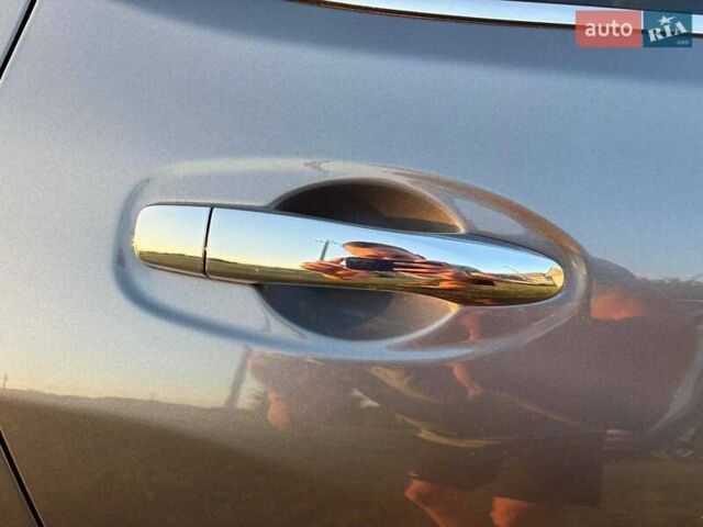 Серый Ниссан Rogue, объемом двигателя 2.49 л и пробегом 93 тыс. км за 19700 $, фото 4 на Automoto.ua