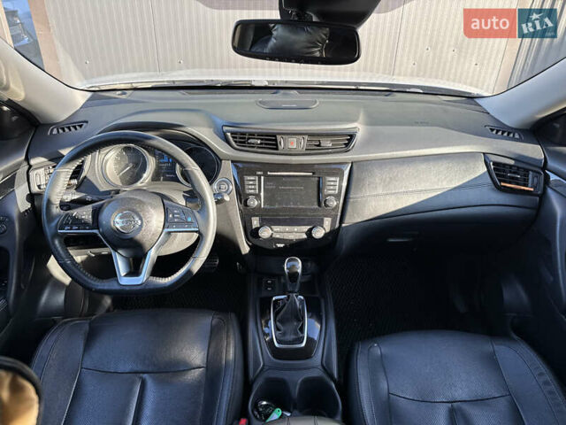 Серый Ниссан Rogue, объемом двигателя 2.49 л и пробегом 180 тыс. км за 15500 $, фото 19 на Automoto.ua