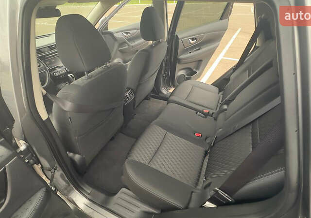 Серый Ниссан Rogue, объемом двигателя 2.49 л и пробегом 151 тыс. км за 15500 $, фото 8 на Automoto.ua