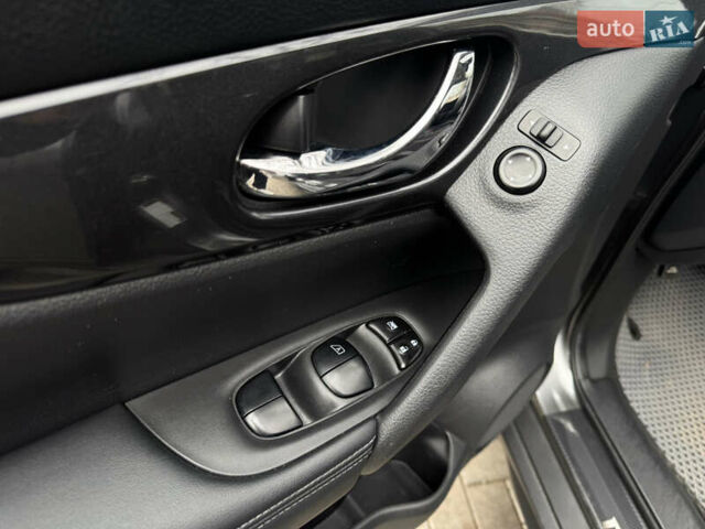 Серый Ниссан Rogue, объемом двигателя 2.49 л и пробегом 85 тыс. км за 15999 $, фото 14 на Automoto.ua