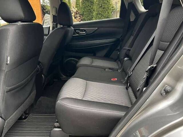 Серый Ниссан Rogue, объемом двигателя 2.5 л и пробегом 101 тыс. км за 11800 $, фото 18 на Automoto.ua