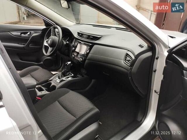 Серый Ниссан Rogue, объемом двигателя 2.49 л и пробегом 120 тыс. км за 15999 $, фото 9 на Automoto.ua