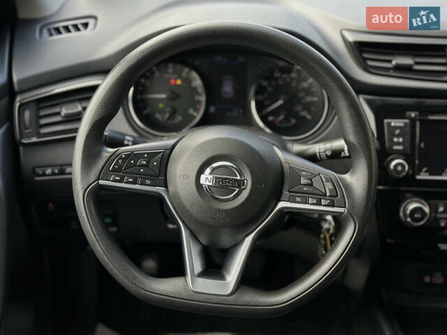 Ниссан Rogue 2019 в Львове на Automoto.ua Серый Ниссан Rogue, объемом двигателя 2 л и пробегом 75 тыс. км за 15200 $, фото 40 на Automoto.ua