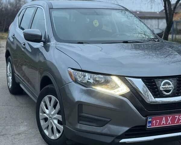 Серый Ниссан Rogue, объемом двигателя 2.49 л и пробегом 256 тыс. км за 15000 $, фото 6 на Automoto.ua