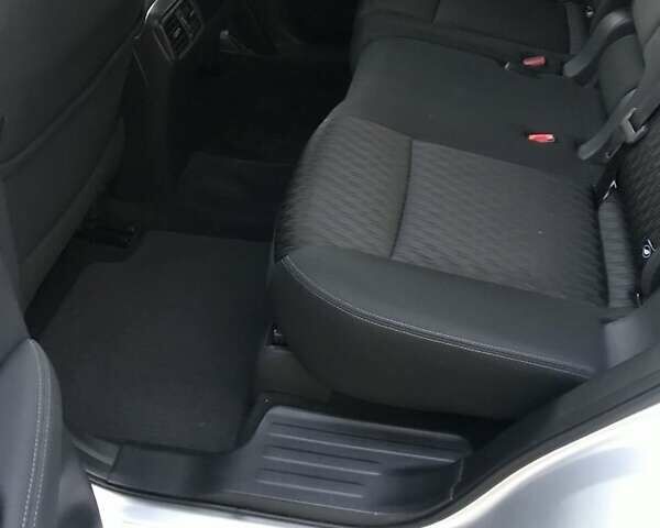 Серый Ниссан Rogue, объемом двигателя 2.5 л и пробегом 42 тыс. км за 16500 $, фото 3 на Automoto.ua