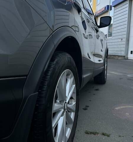 Сірий Ніссан Rogue, об'ємом двигуна 2 л та пробігом 39 тис. км за 16000 $, фото 15 на Automoto.ua