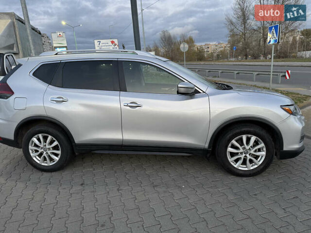 Ниссан Rogue 2019 в Киеве на Automoto.ua Серый Ниссан Rogue, объемом двигателя 2.5 л и пробегом 135 тыс. км за 14999 $, фото 5 на Automoto.ua