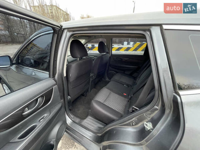 Сірий Ніссан Rogue, об'ємом двигуна 2.5 л та пробігом 140 тис. км за 11700 $, фото 22 на Automoto.ua