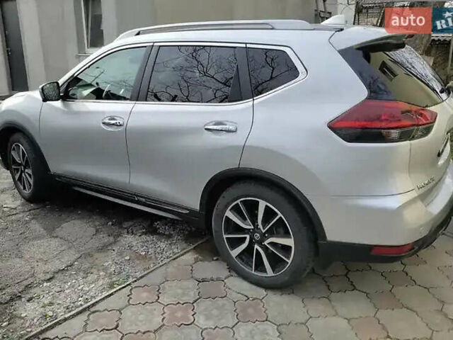 Серый Ниссан Rogue, объемом двигателя 2.49 л и пробегом 162 тыс. км за 14000 $, фото 1 на Automoto.ua